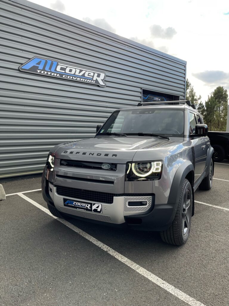 Land Rover Defender P400