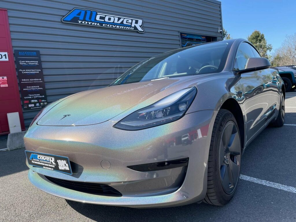 Tesla Model 3 – 3M Gloss Flip Psychedelic